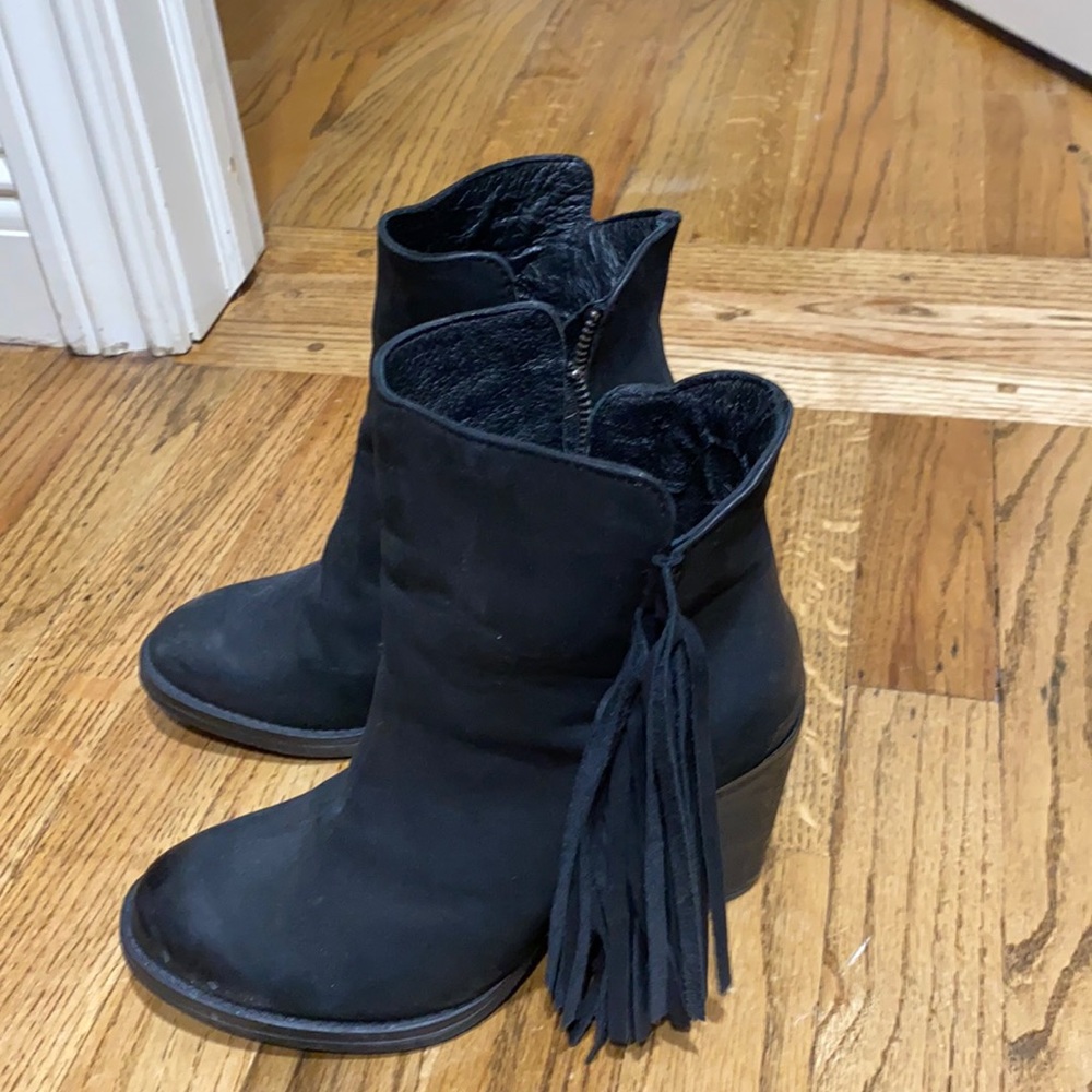 Steve Madden black suede fringe booties